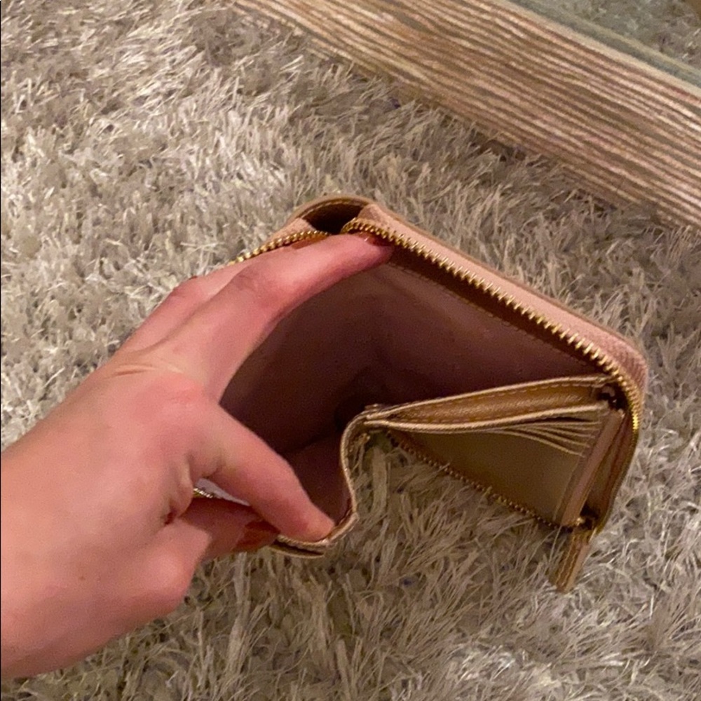 🤎SOLD🤎Tory Burch rose gold wallet - Picture 4 of 5